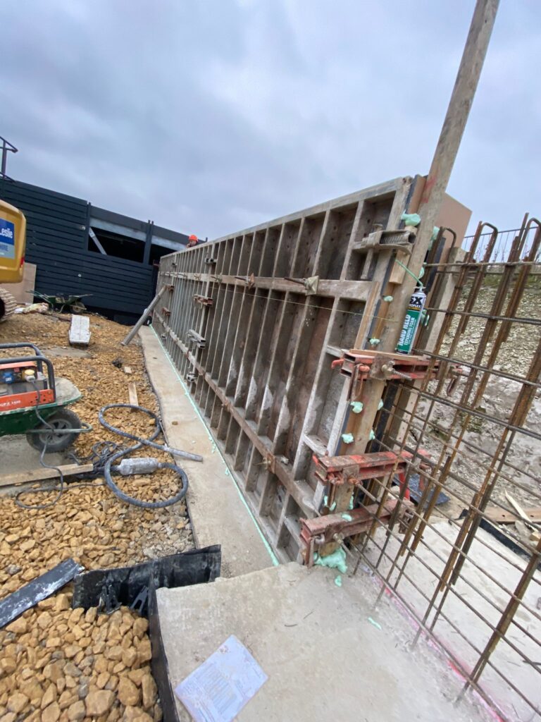 Cambridge-base and the retaining walls